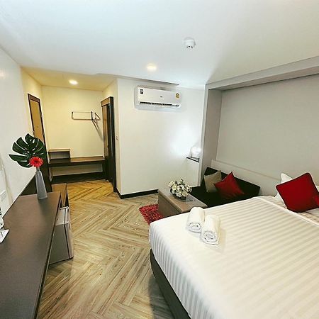 14 Sathorn Hotel No-Parking Банкок Екстериор снимка