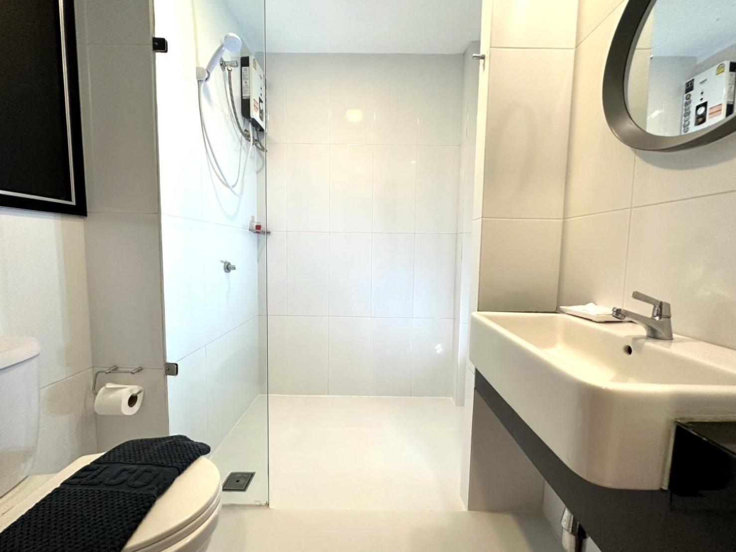 14 Sathorn Hotel No-Parking Банкок Екстериор снимка