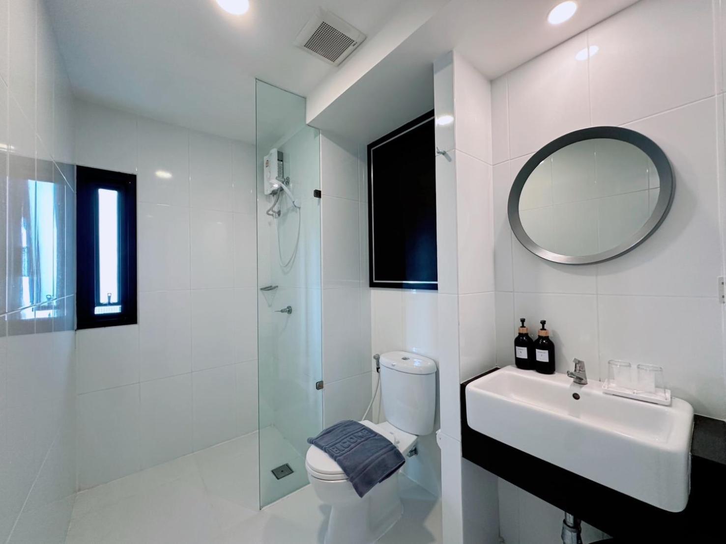 14 Sathorn Hotel No-Parking Банкок Екстериор снимка