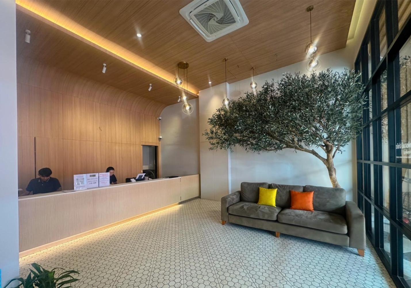 14 Sathorn Hotel No-Parking Банкок Екстериор снимка