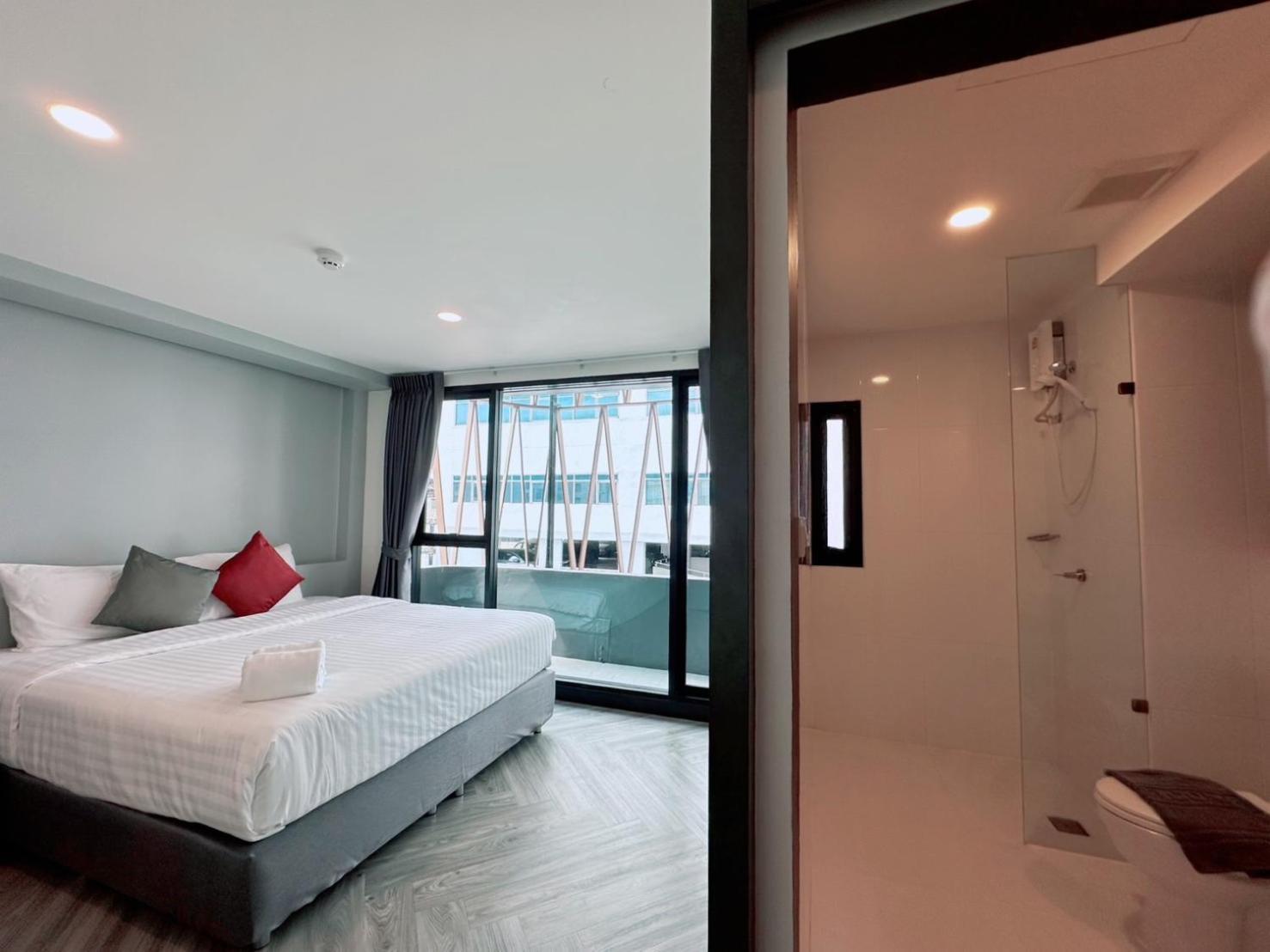 14 Sathorn Hotel No-Parking Банкок Екстериор снимка