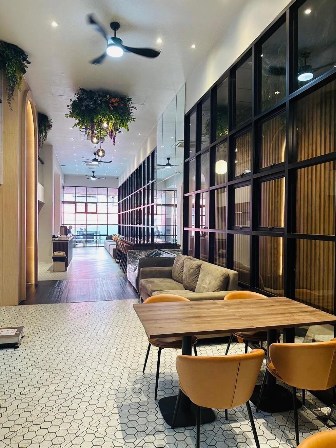 14 Sathorn Hotel No-Parking Банкок Екстериор снимка