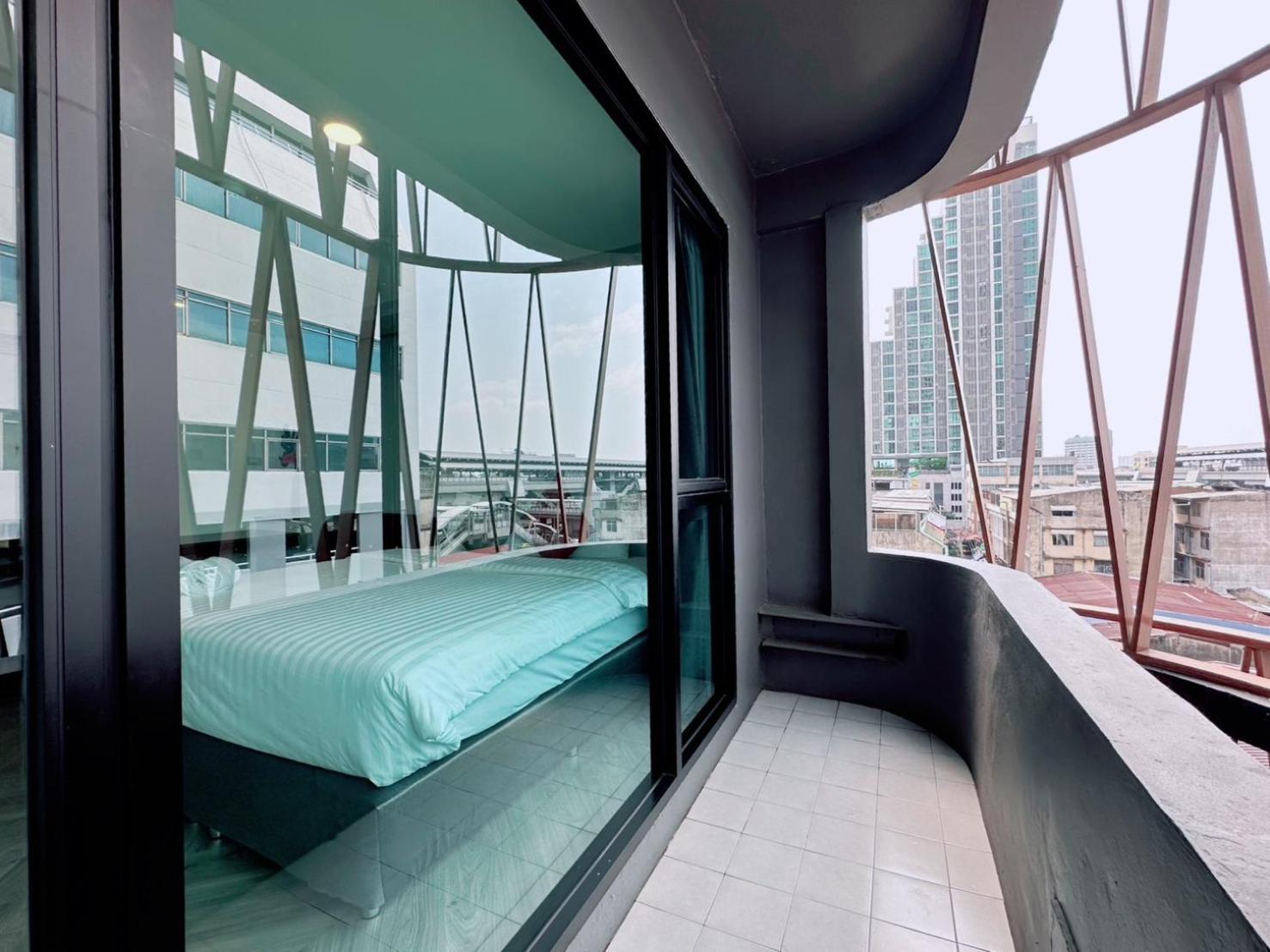 14 Sathorn Hotel No-Parking Банкок Екстериор снимка