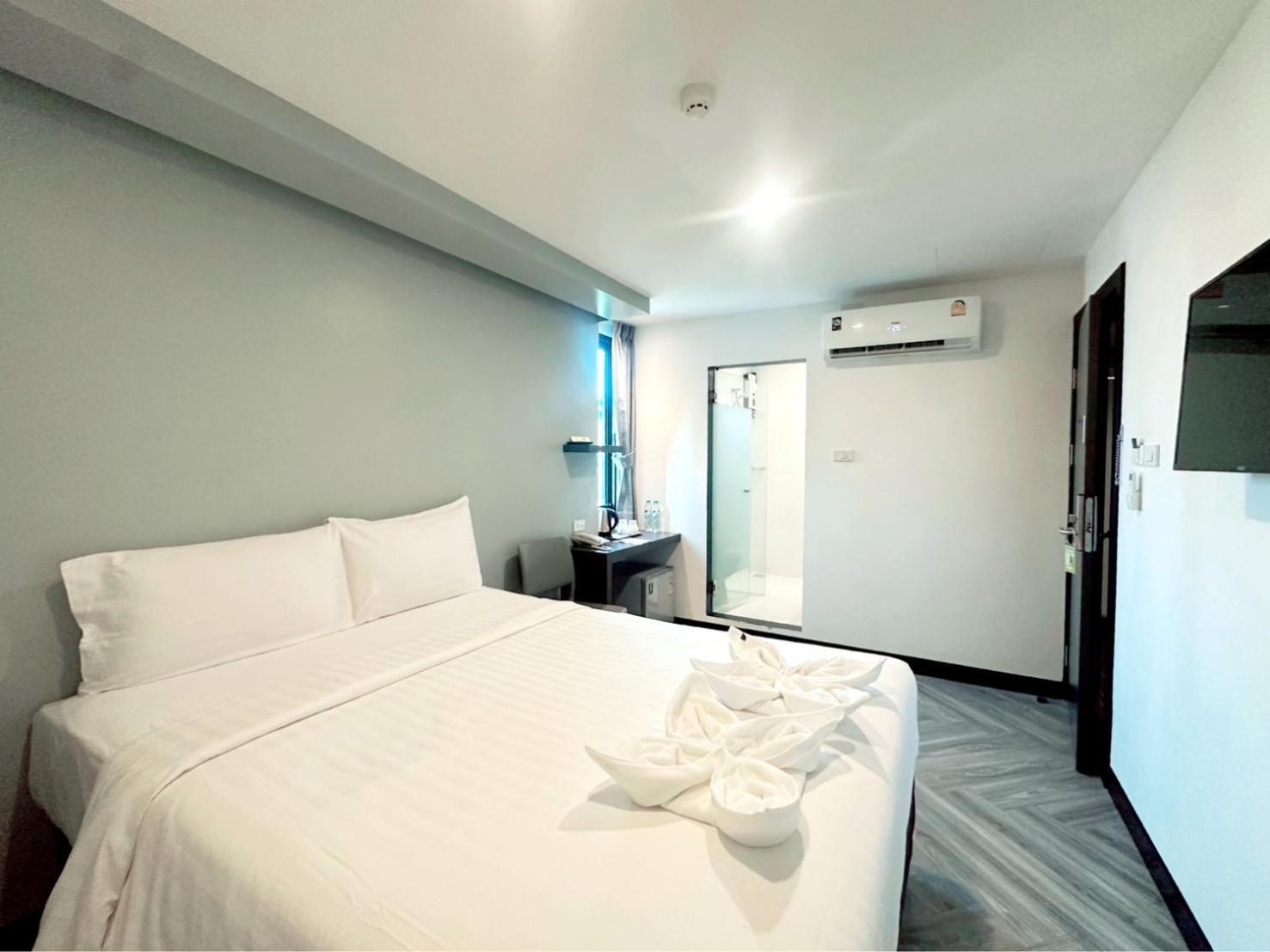 14 Sathorn Hotel No-Parking Банкок Екстериор снимка